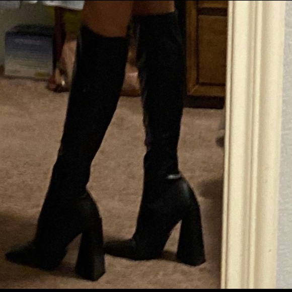 knee high boots - Picture 2 of 4